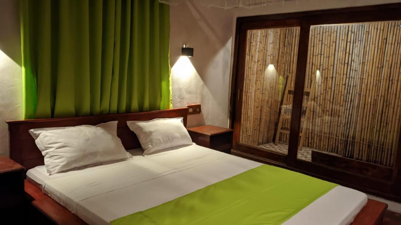 Ampazony Oasis Lodge Mahajanga Kültér fotó