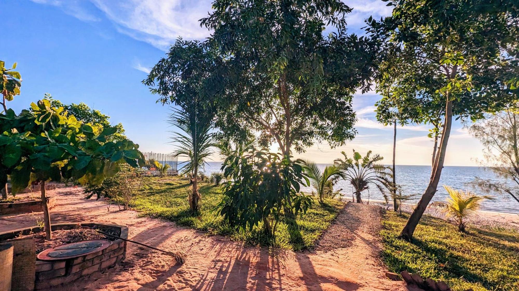 Ampazony Oasis Lodge Mahajanga Kültér fotó