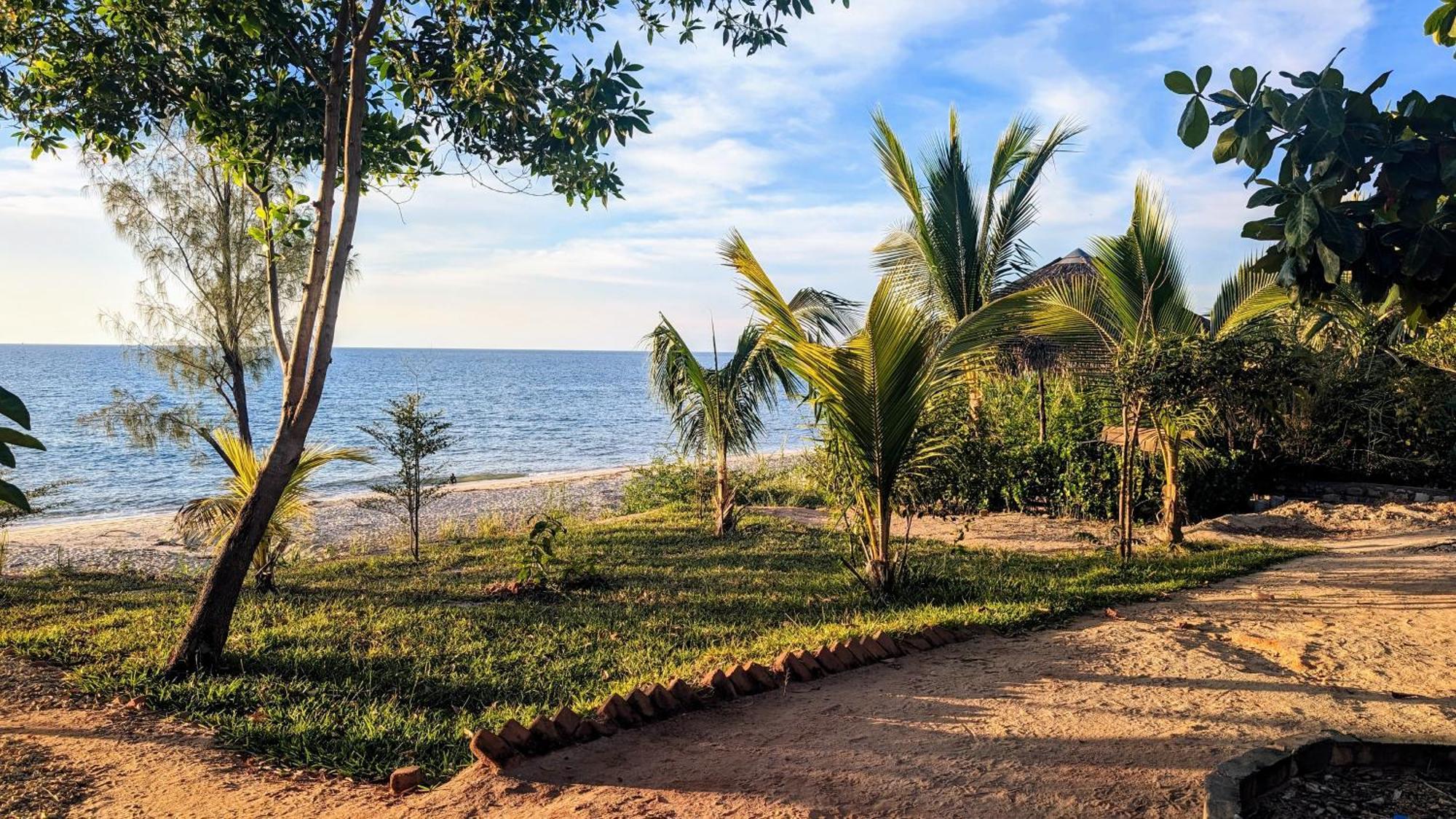 Ampazony Oasis Lodge Mahajanga Kültér fotó