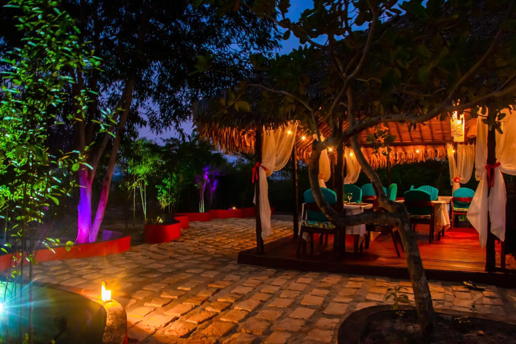 Ampazony Oasis Lodge Mahajanga Kültér fotó