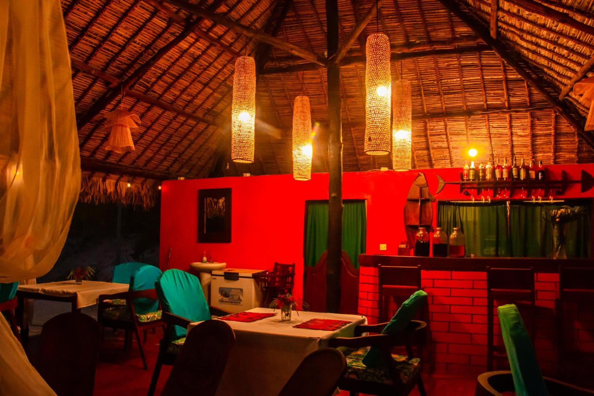 Ampazony Oasis Lodge Mahajanga Kültér fotó