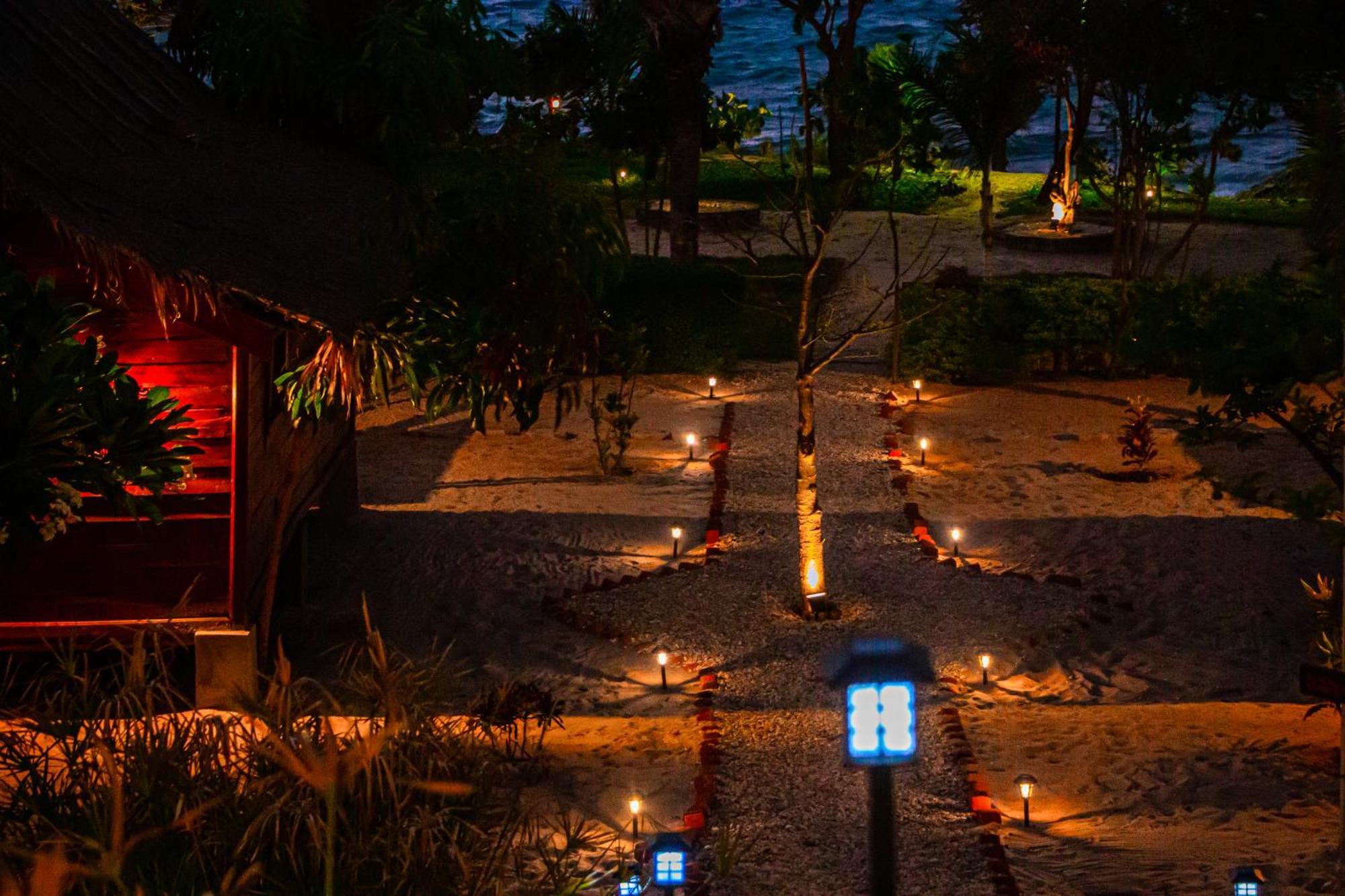 Ampazony Oasis Lodge Mahajanga Kültér fotó